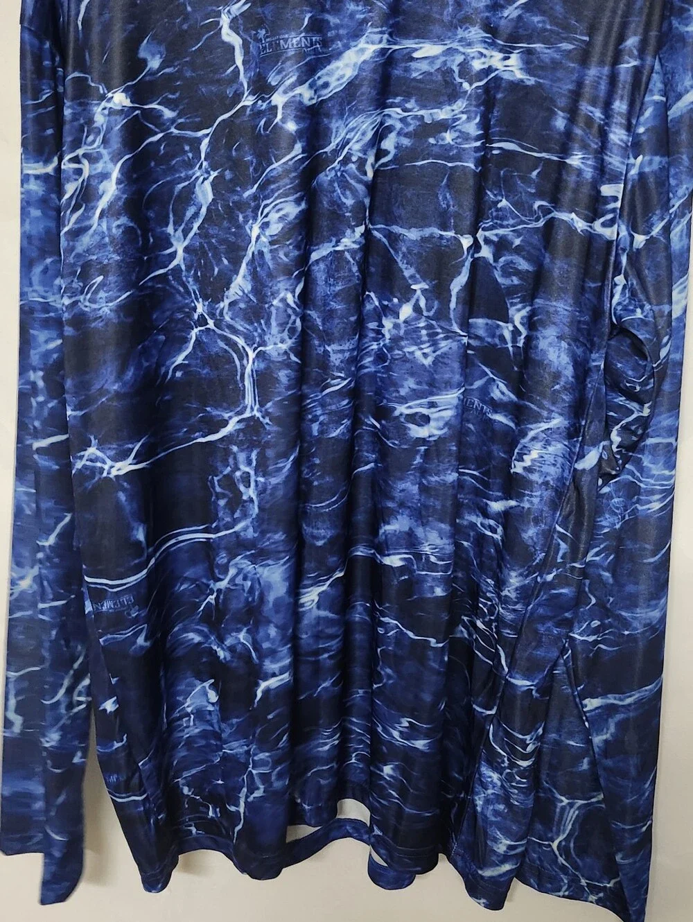 Mossy Oak Men’s Blue Water-Print Long Sleeve Swim Rash Guard